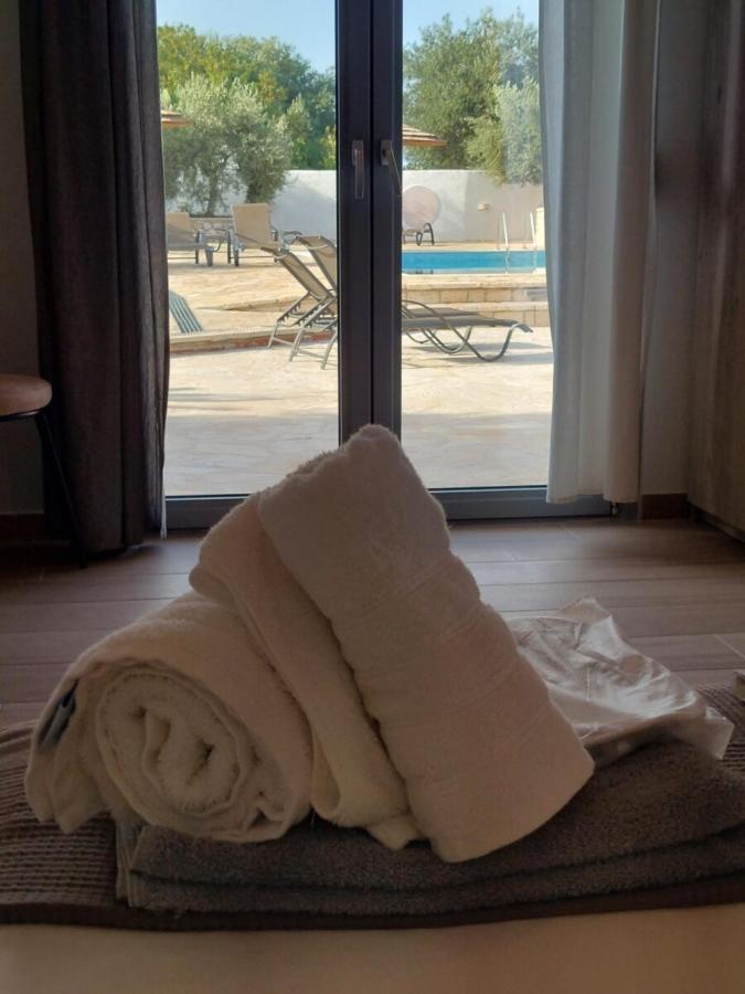 Electra & Pool