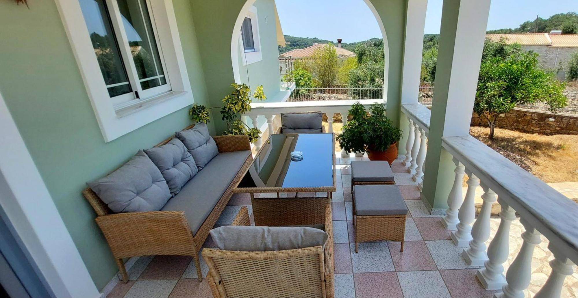 Electra & Pool Apartment